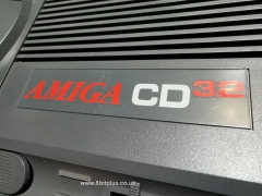 CD32_console-1