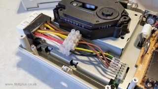 DC power connectors