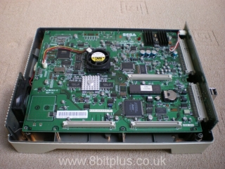 naomi_open_case