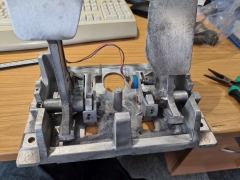 Sega-Rally-cabinet-pedals-3