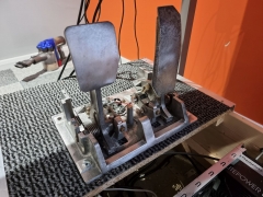 Sega-Rally-cabinet-pedals-8